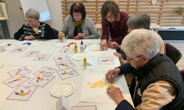 A.BC.DOM Services orgnanise un atelier manuel avec leur bénéficiaires